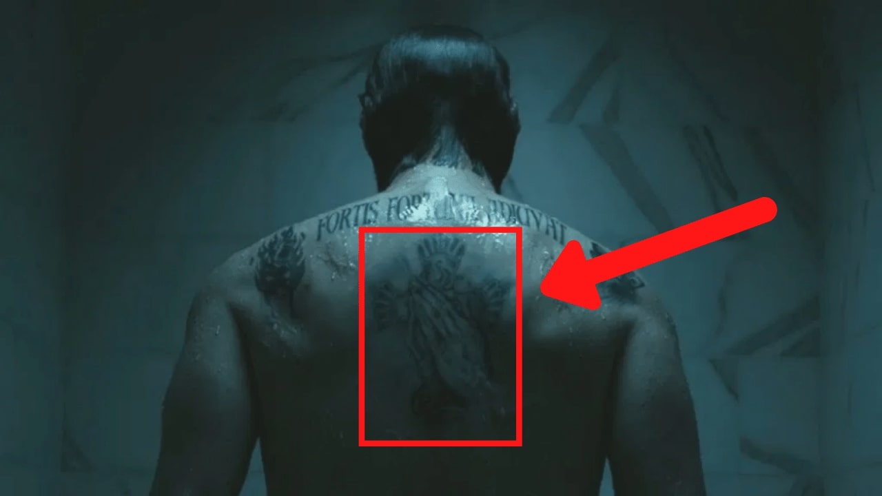 Татуировка джона уика на спине фото перевод на русский